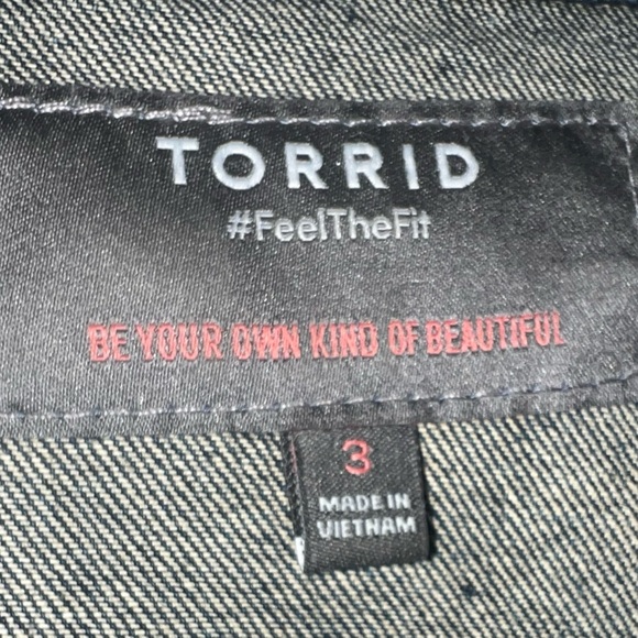 Adorable eBoyfriend Length Jean Jacket with Rip Accents & Pockets - Picture 8 of 8